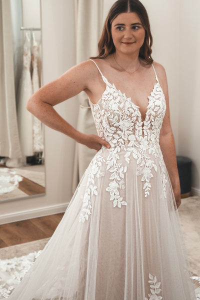 Elegant Ball Gown A Line Tulle Long Bridal Dresses with Appliques AB24102613