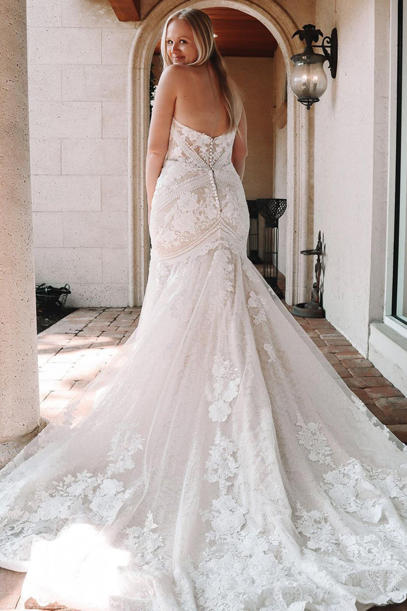 Elegant Mermaid V Neck Lace Beach Wedding Dress with Appliques VK1362001