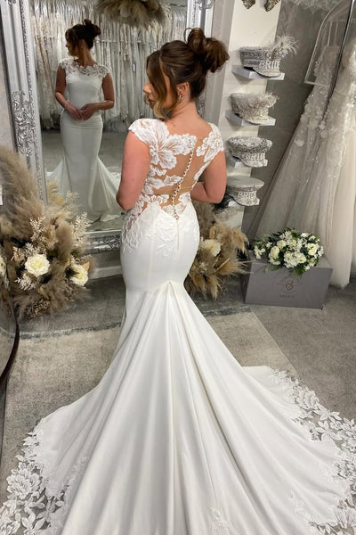 Stunning Mermaid Scoop Neck Satin Wedding Dress with Appliques AB26020610