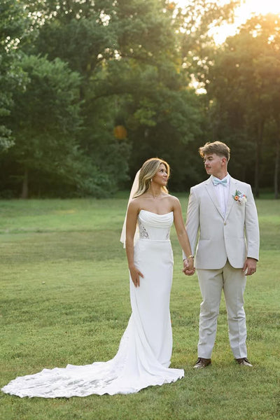 Fairy Mermaid Scoop Neck Satin White Wedding Dress with Appliques AB25082501