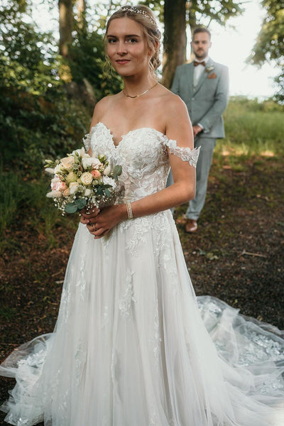 Bohemian A Line Sweetheart Tulle Wedding Dresses with Appliques AB101502