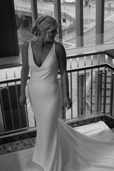 Elegant Mermaid V Neck Elastic Satin Long Wedding Dress AB25052802