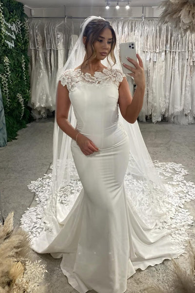 Stunning Mermaid Scoop Neck Satin Wedding Dress with Appliques AB26020610