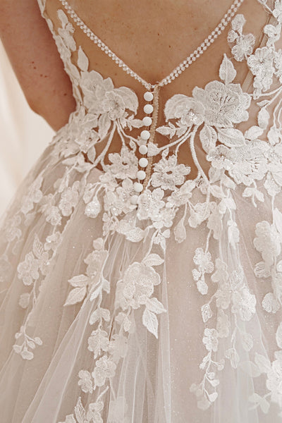 Elegant A Line V Neck Tulle Wedding Dresses with Appliques AB080603