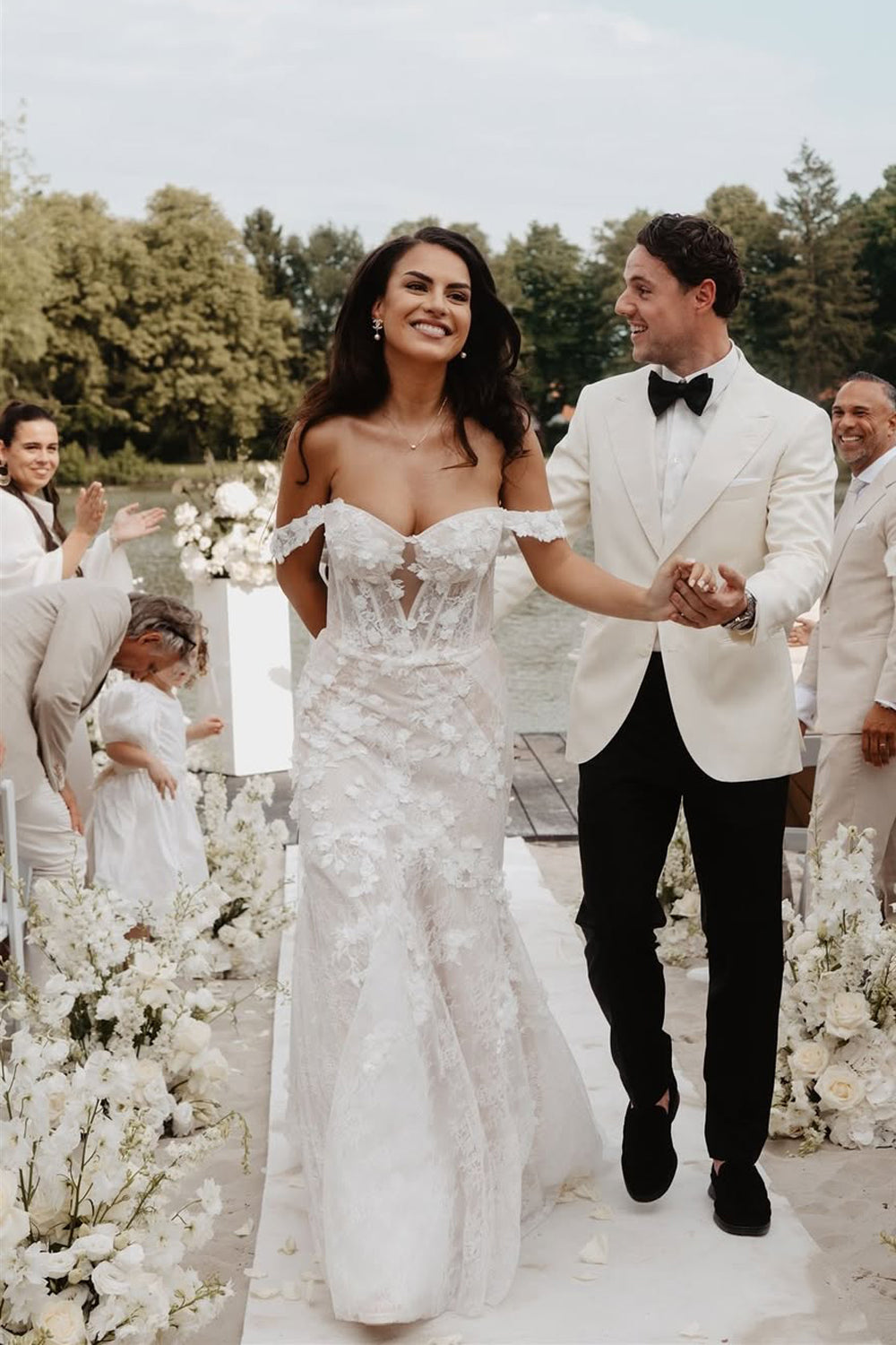 Bohemian Fashion Mermaid Off the Shoulder Lace Wedding Dress AB25093004