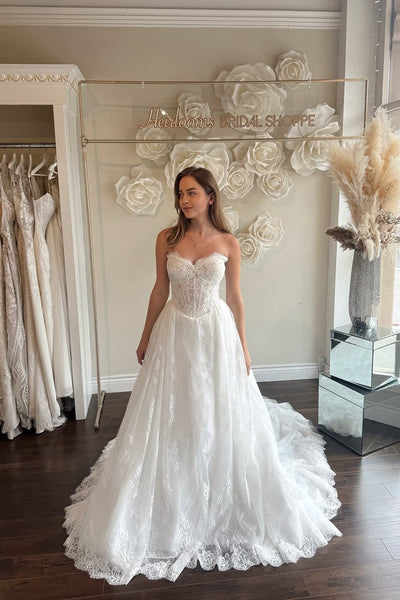 Gorgeous A Line Sweetheart Lace Tulle Wedding Dress with Appliques AB26052401