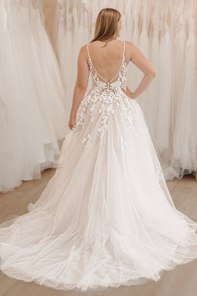 Elegant A Line V Neck Tulle Wedding Dresses with Appliques AB080603