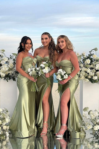 bridesmaid dresses for older bridesmaids Can u guess whos older & by how much? , #sisters #besties #bridesmaids #bridesmaiddresses #weddingday