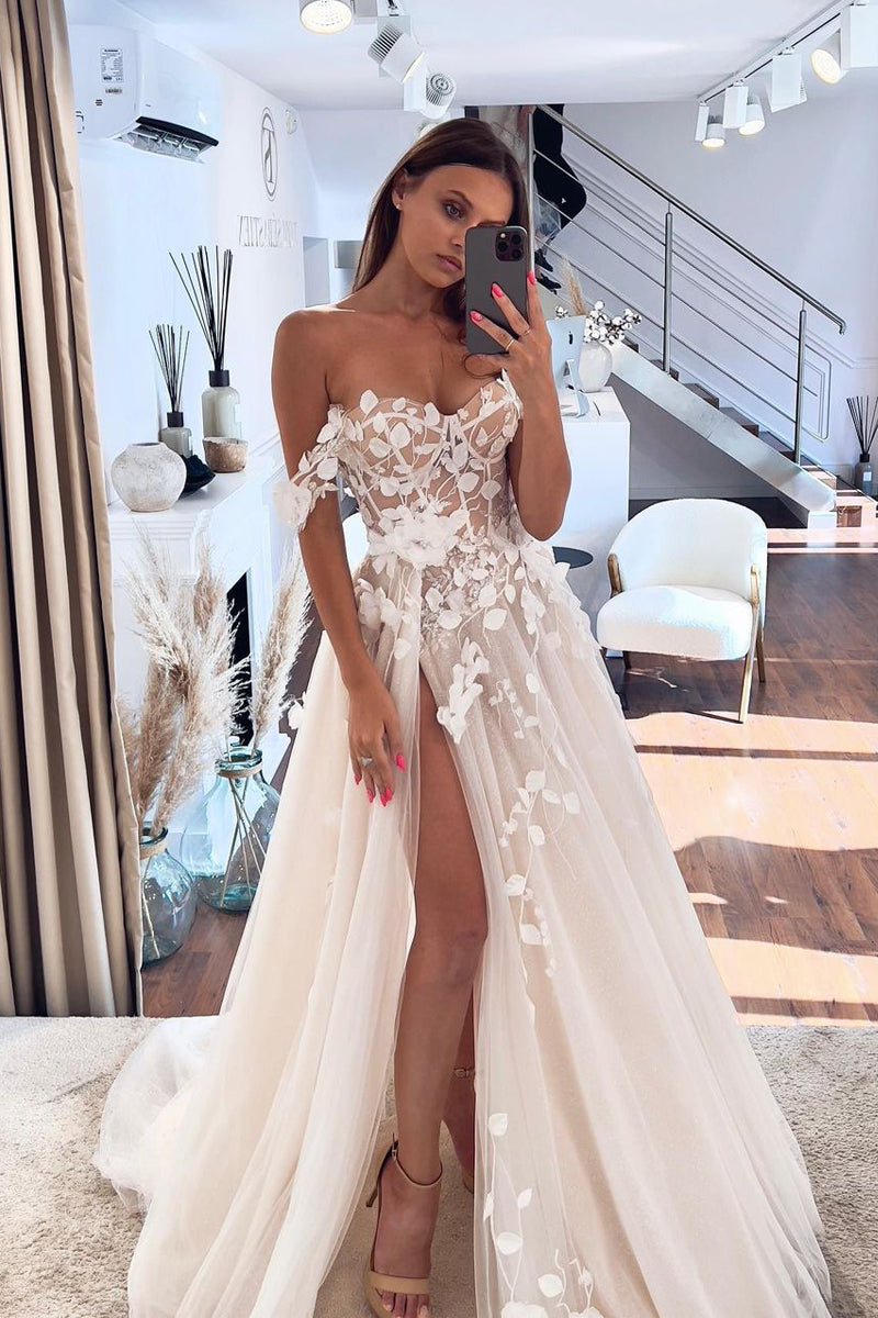 A-Line Sweetheart Tulle Appliques Wedding Dresses