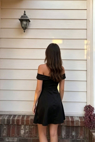 Tight Off the Shoulder Black Elasitc Satin Short Dress with Keyhole