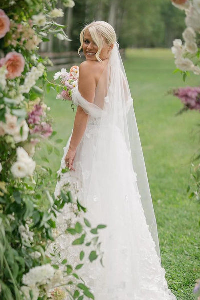 Gorgeous A-Line Off the Shoulder Tulle Wedding Dresses with Appliques AB4051705