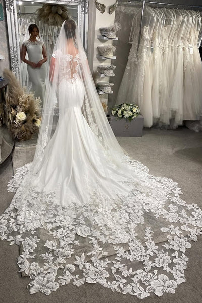 Stunning Mermaid Scoop Neck Satin Wedding Dress with Appliques AB26020610