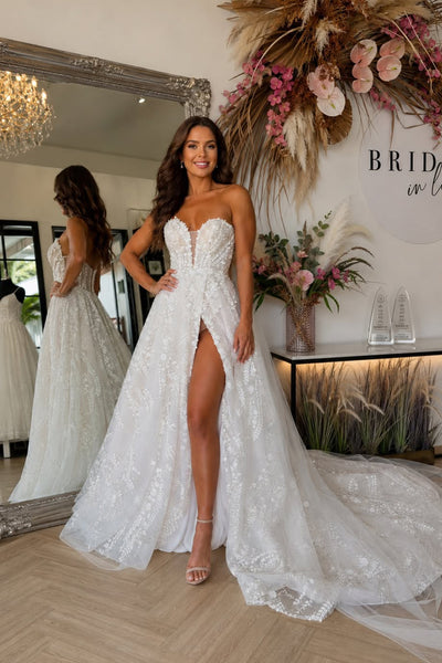Gorgeous A Line Sweetheart Tulle Wedding Dress with Appliques AB26060817