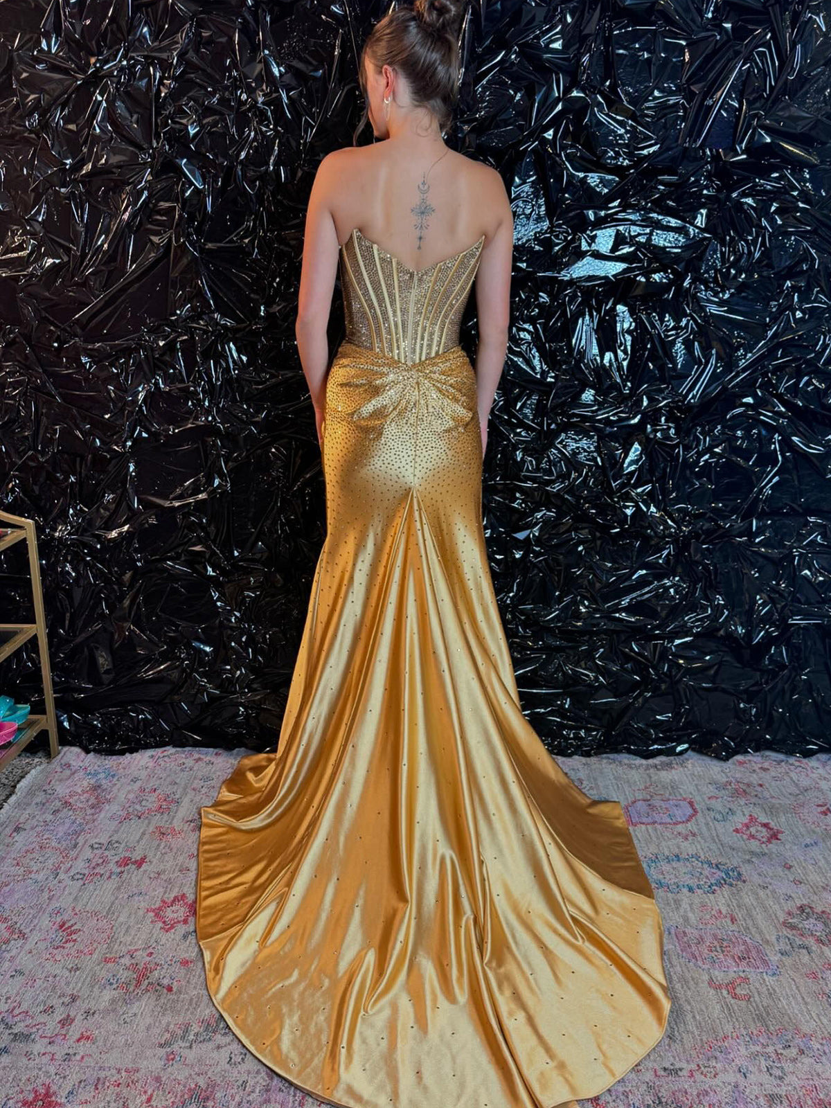 green emerald velvet dress Gold Halter Neck Sexy Plunge Open Back Simple Evening Bridesmaid Dress main image 0